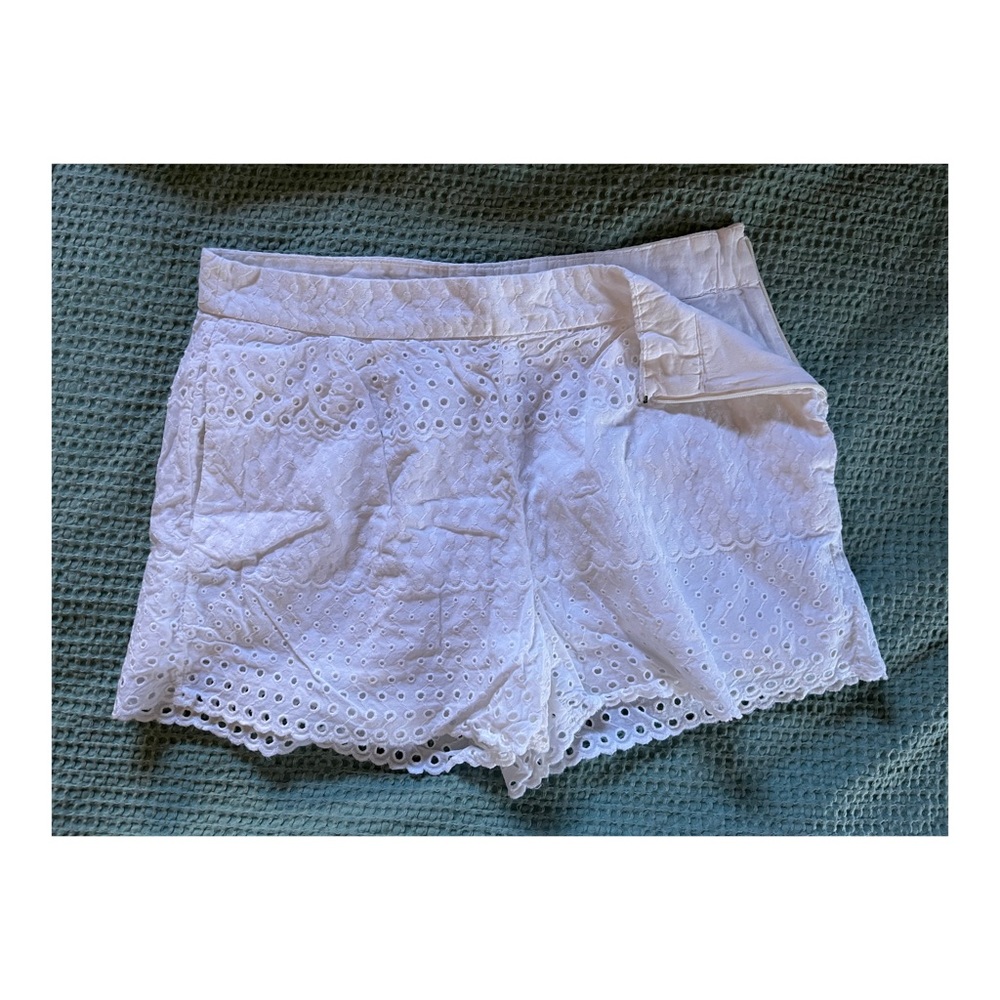 J. Crew white lace shorts with pockets. Size 2